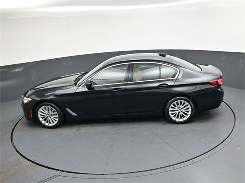 Used 2022 BMW 530i w/ Premium Package image 22