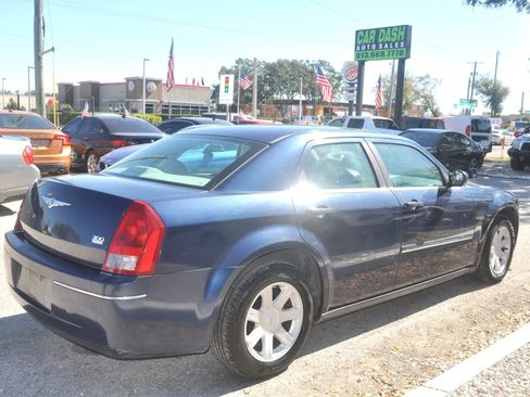Used 2005 Chrysler 300 Touring w/ Sound Group RWD image 12