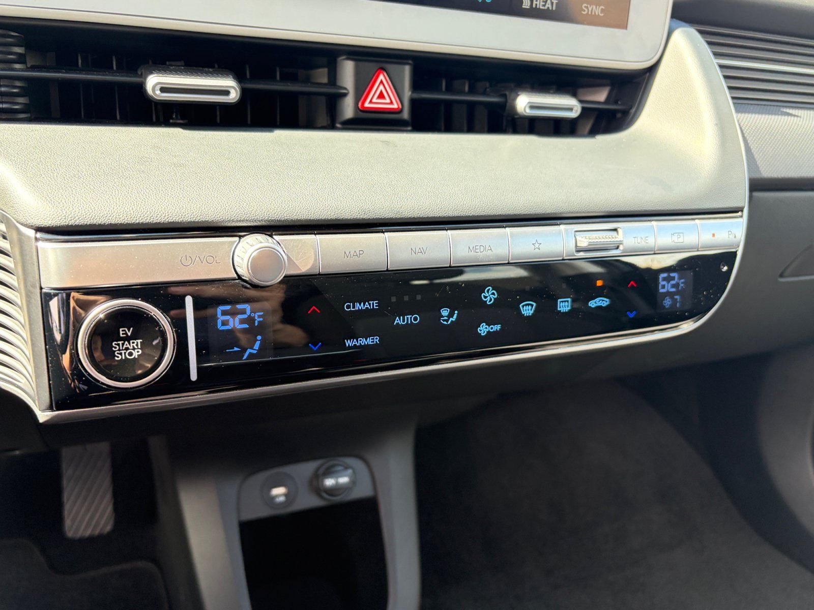 Certified 2024 Hyundai Ioniq 5 SEL AWD/4WD image 29
