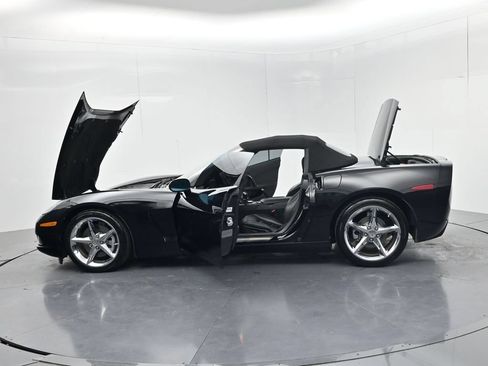Used 2011 Chevrolet Corvette Convertible w/ Preferred Equipment Group RWD image 55