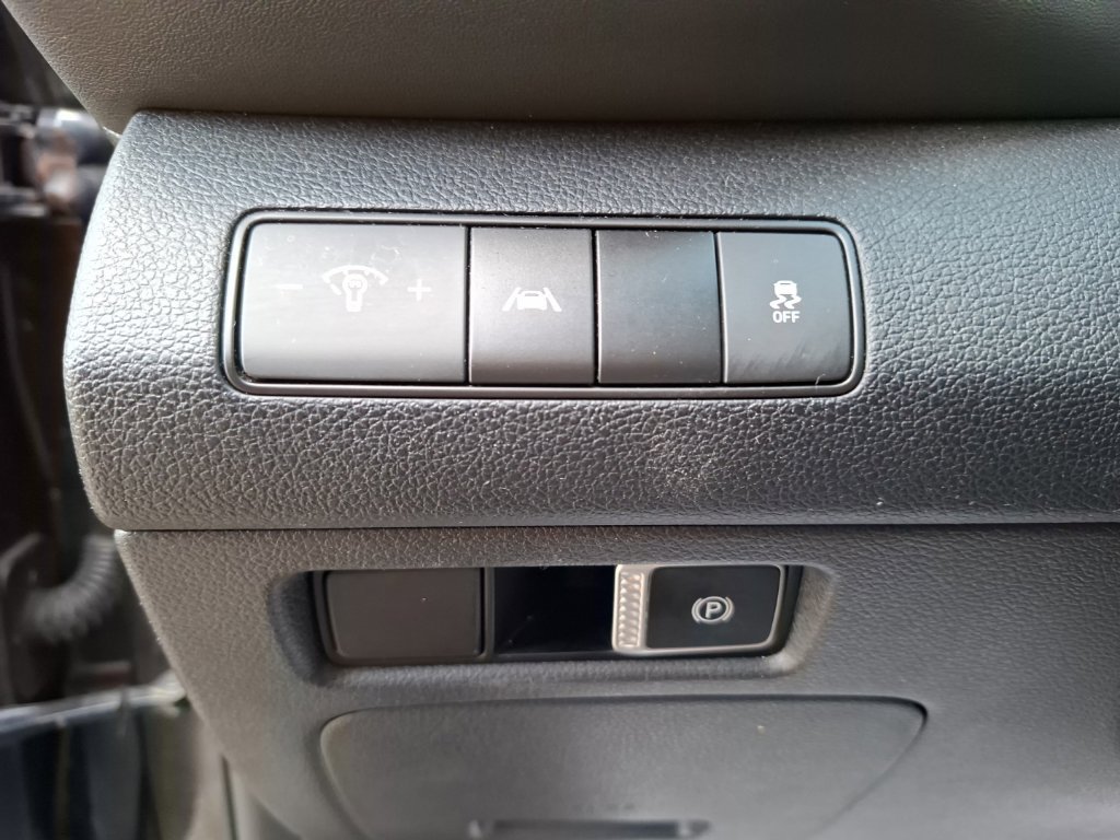 Used 2022 Hyundai Santa Fe SEL FWD image 17