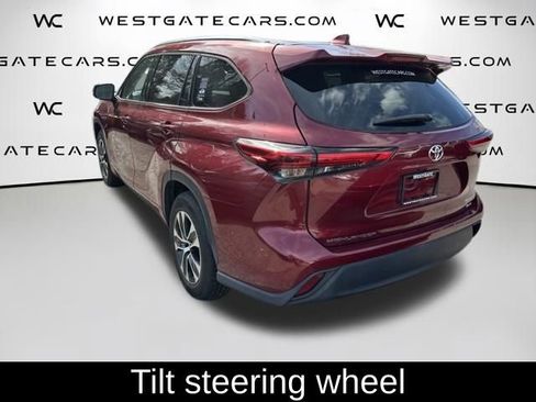 Used 2021 Toyota Highlander XLE FWD image 22