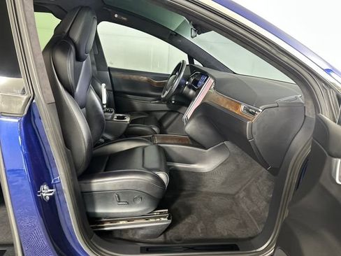 Used 2018 Tesla Model X 100D image 26