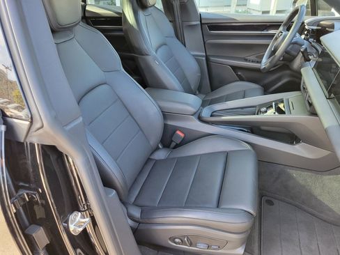 Used 2025 Porsche Macan 4S Electric image 28