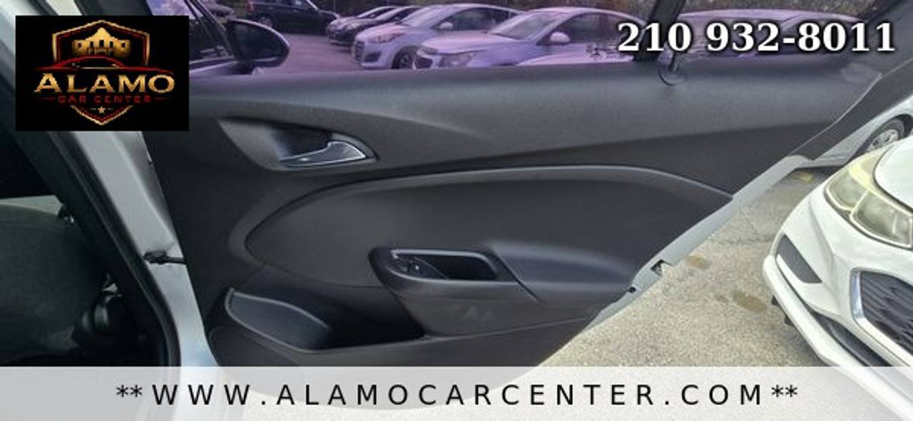 Used 2018 Chevrolet Cruze LS FWD image 21