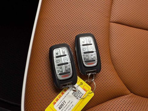 New 2026 Chrysler Pacifica Pinnacle image 29