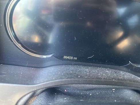 Used 2019 Cadillac Escalade Platinum image 13