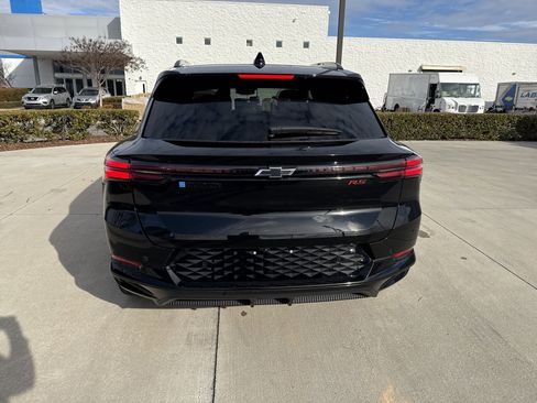 Certified 2024 Chevrolet Equinox EV RS image 9