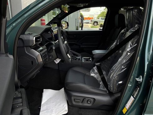 New 2026 Toyota 4Runner TRD Off-Road Premium AWD/4WD image 9