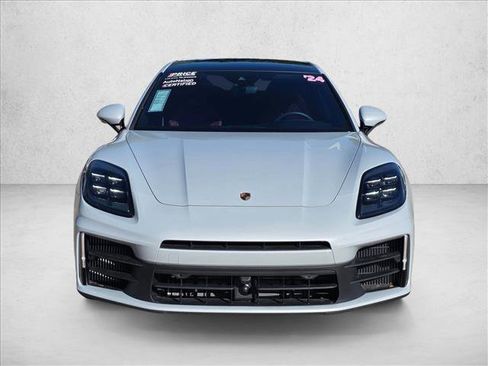 Used 2024 Porsche Panamera image 2
