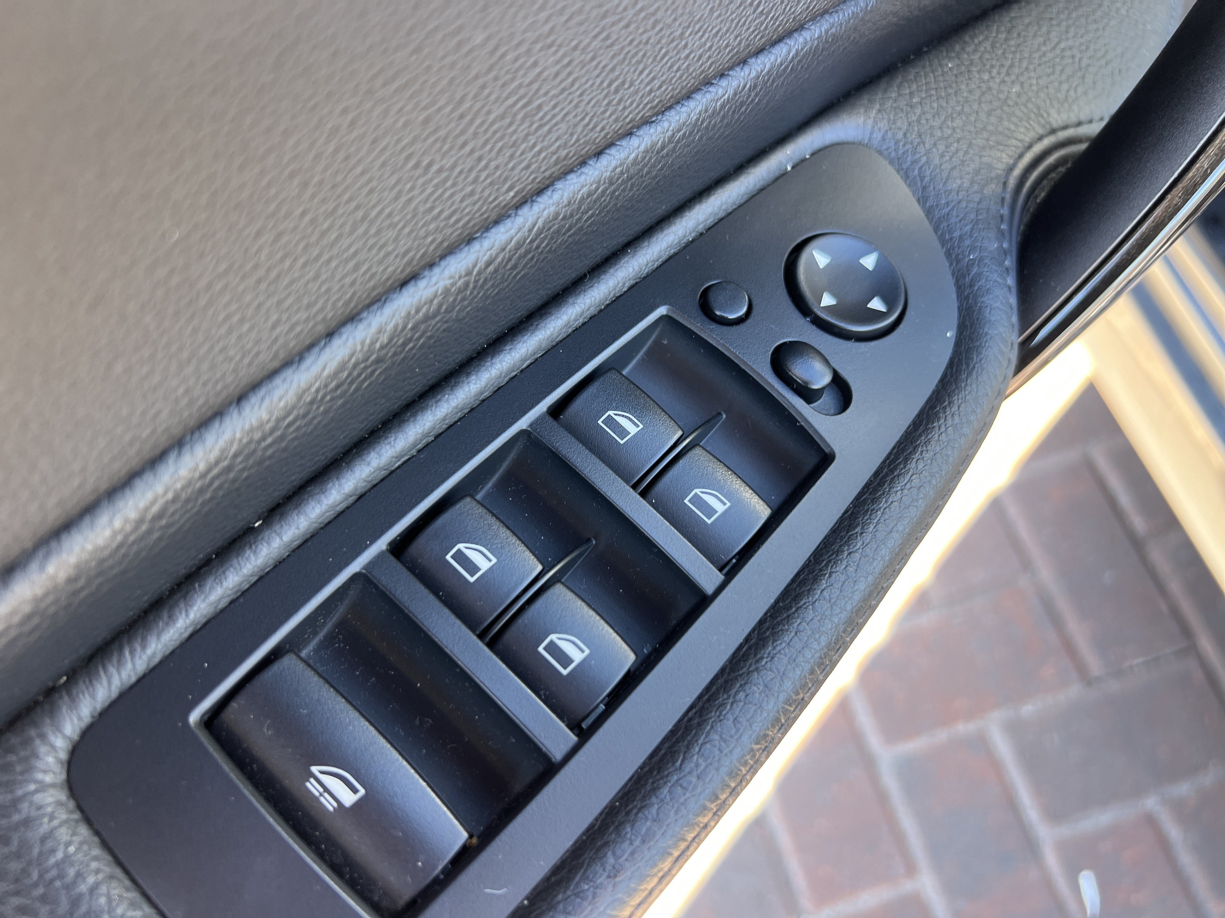Used 2011 BMW 128i Convertible RWD image 15
