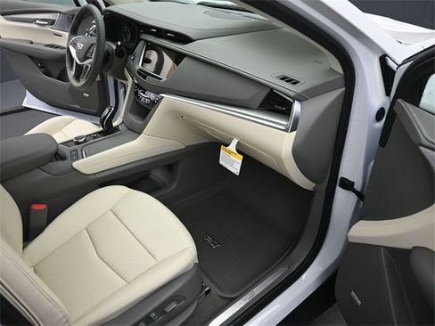 New 2026 Cadillac XT5 Premium Luxury w/ Driver Assist Package image 17