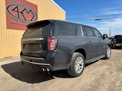 Used 2023 Chevrolet Suburban Premier image 7