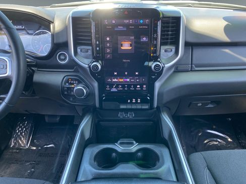 Used 2025 RAM 1500 Big Horn AWD/4WD image 11