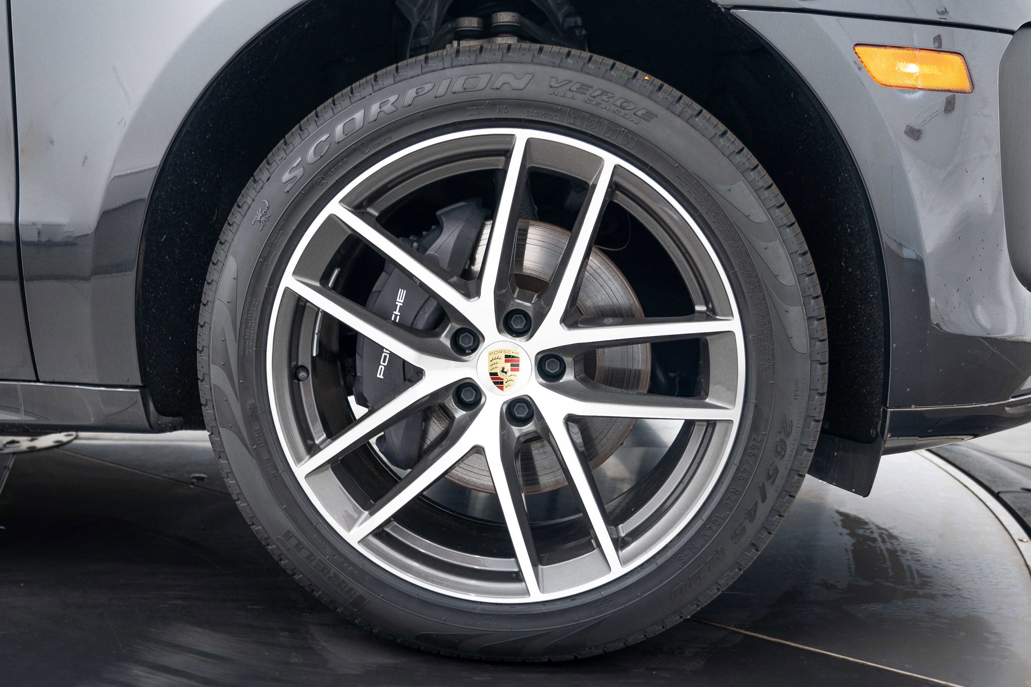 Certified 2024 Porsche Macan AWD/4WD image 11