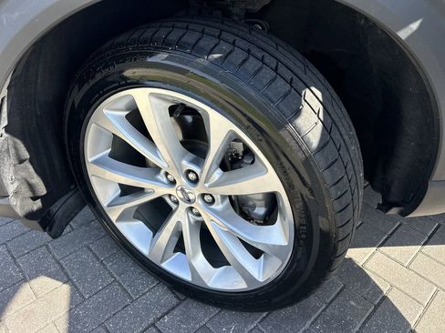 Used 2022 Ford Explorer Platinum w/ Technology Package image 32