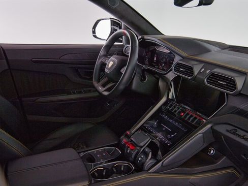 Used 2024 Lamborghini Urus S image 29