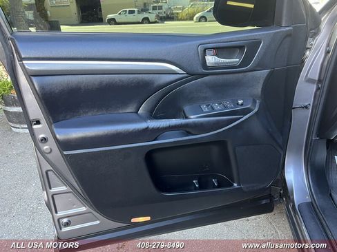 Used 2019 Toyota Highlander SE AWD/4WD image 15