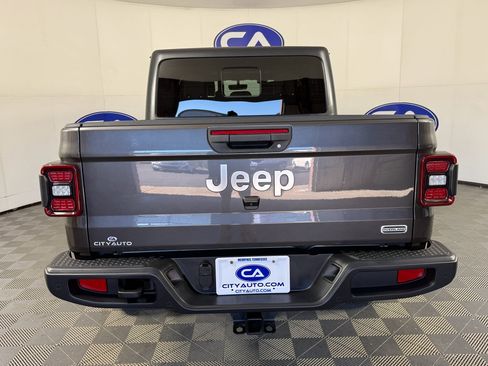Used 2020 Jeep Gladiator Overland image 5