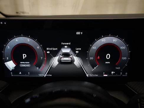 Used 2025 Nissan Kicks SR AWD/4WD image 2