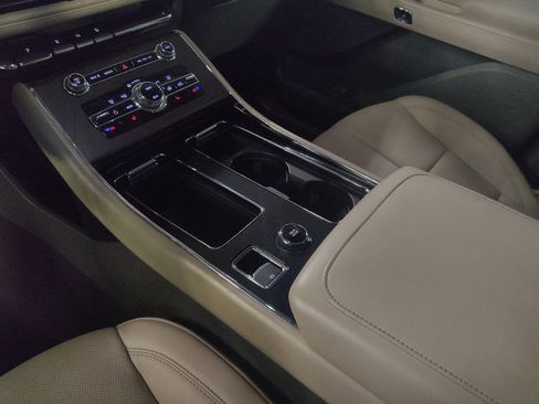 Used 2020 Lincoln Aviator Reserve image 26