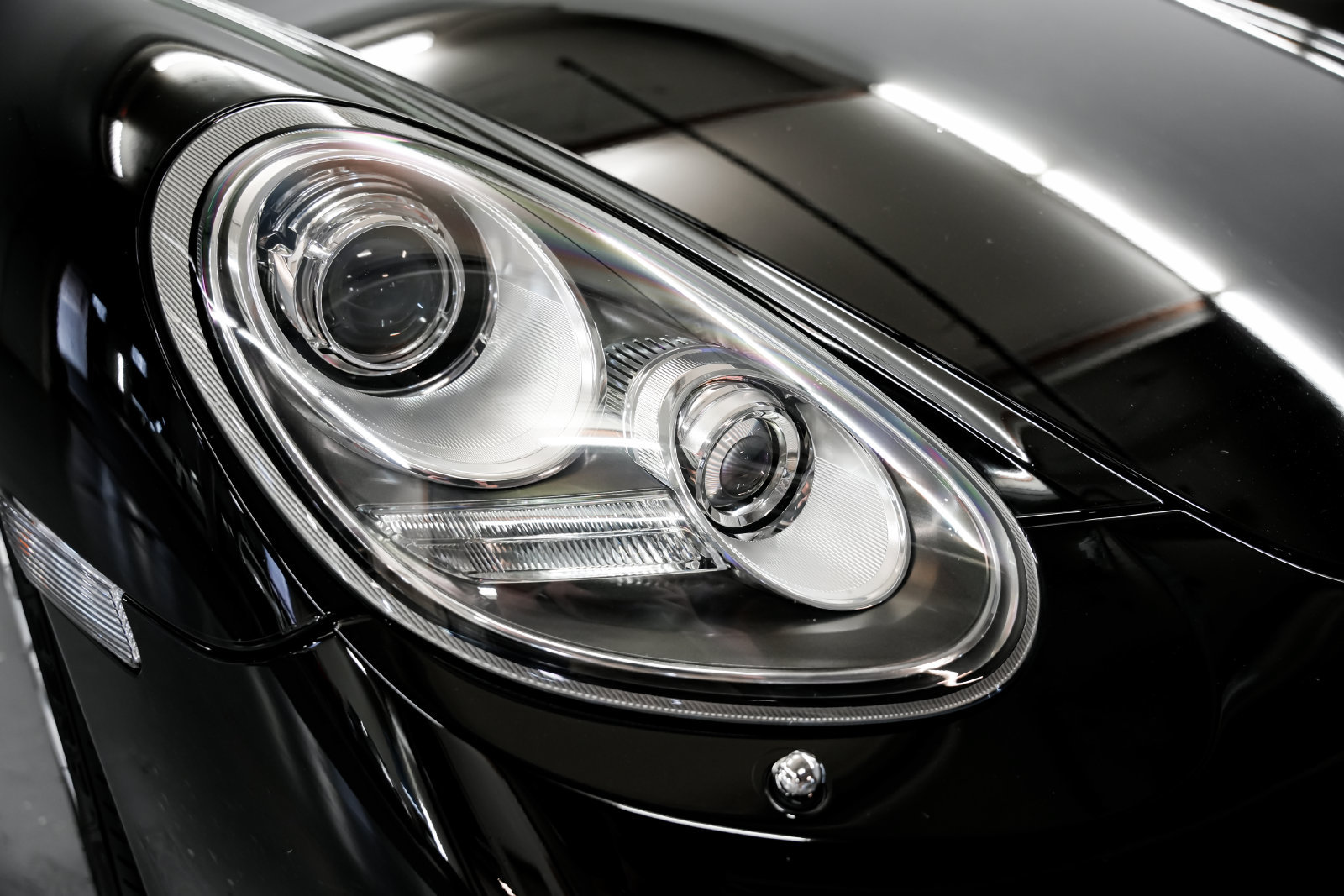 Used 2011 Porsche Boxster Spyder RWD image 35