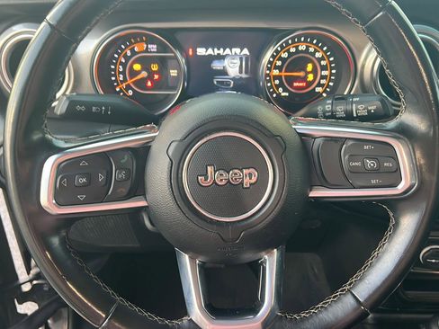 Used 2020 Jeep Wrangler Unlimited Sahara image 19