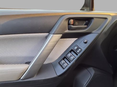 Used 2018 Subaru Forester 2.5i Premium image 9