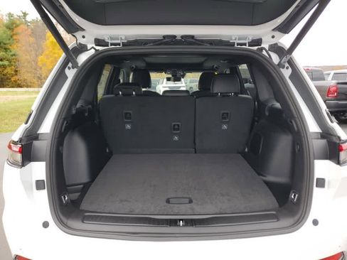 New 2025 Jeep Grand Cherokee Limited w/ Luxury Tech Group II image 10