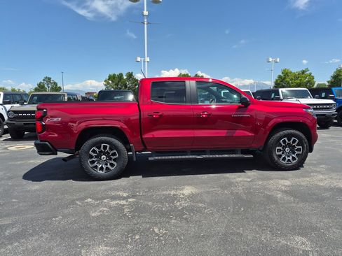 Used 2023 Chevrolet Colorado Z71 w/ Z71 Convenience Package 2 AWD/4WD image 2