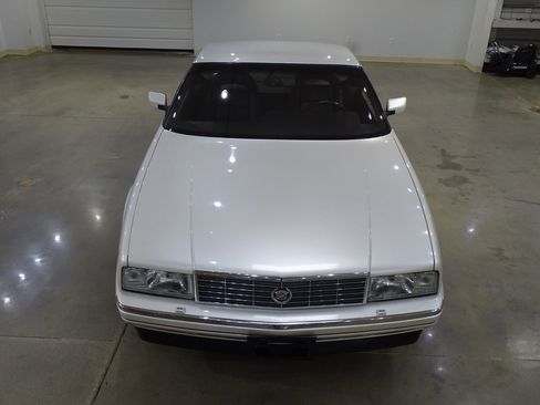 Used 1991 Cadillac Allante FWD image 23