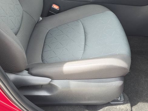 Used 2025 Toyota RAV4 XLE w/ Convenience Package FWD image 18