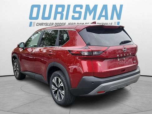 Used 2023 Nissan Rogue SV FWD image 4