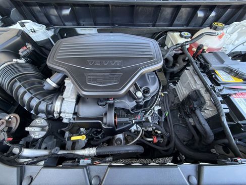 Used 2017 Cadillac XT5 Luxury w/ Driver Awareness Package image 28