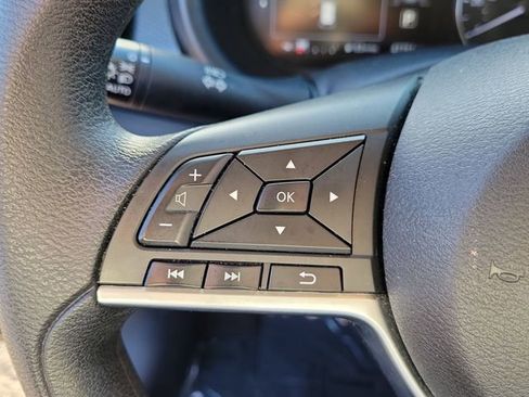 Used 2023 Nissan Kicks SV image 22