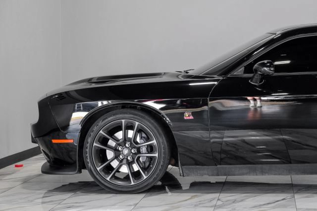 Used 2022 Dodge Challenger R/T Scat Pack RWD image 18