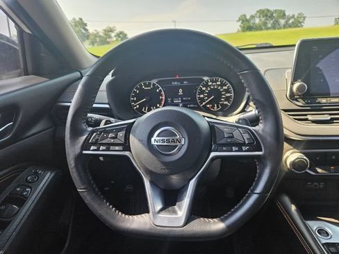 Used 2020 Nissan Altima 2.5 SR w/ Premium Package FWD image 14