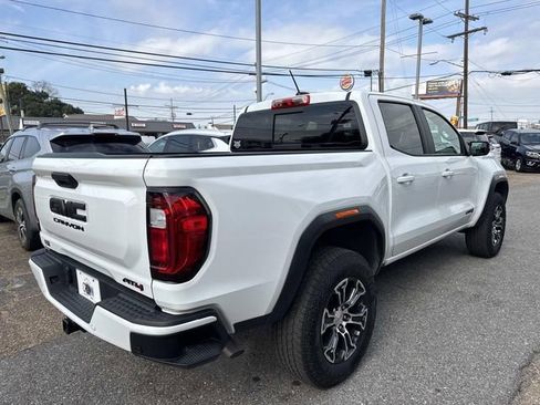 Used 2025 GMC Canyon AT4 image 6