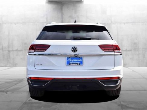 Certified 2023 Volkswagen Atlas Cross Sport SE w/ Panoramic Sunroof Package FWD image 6