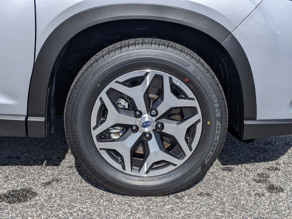 Used 2023 Subaru Forester Premium AWD/4WD image 11