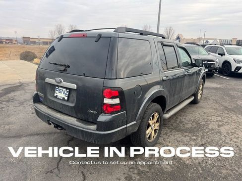 Used 2010 Ford Explorer XLT image 3