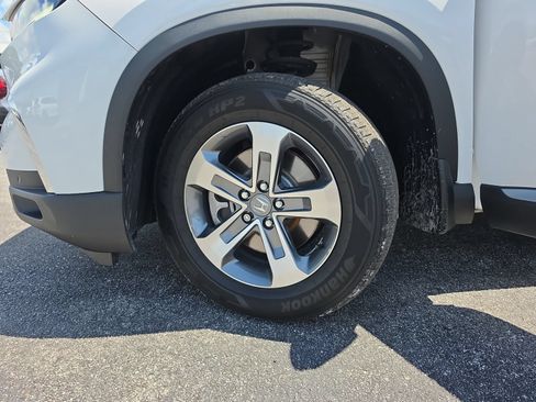 Certified 2025 Honda Pilot EX-L image 28