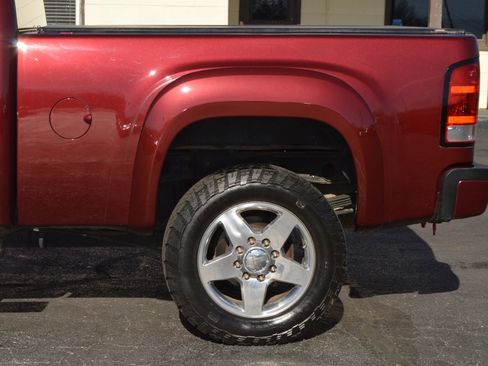 Used 2013 GMC Sierra 2500 Denali w/ Suspension Package, Off-Road image 5