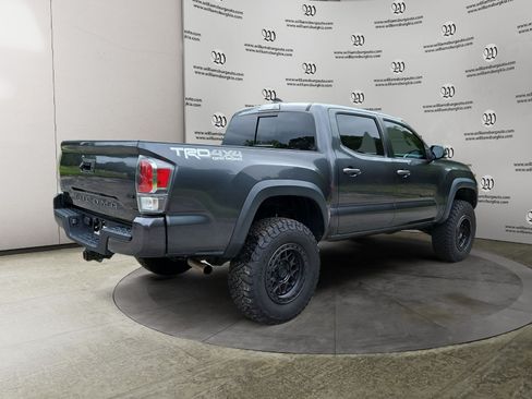 Used 2020 Toyota Tacoma TRD Off-Road w/ Technology Package AWD/4WD image 5