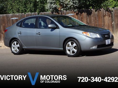 Used 2010 Hyundai Elantra SE FWD image 1