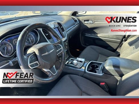 Used 2022 Chrysler 300 Touring RWD image 20