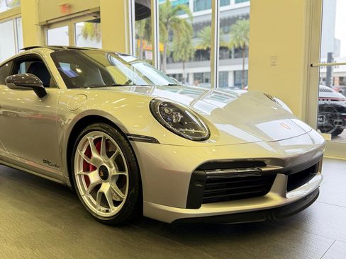 Used 2022 Porsche 911 Turbo image 7