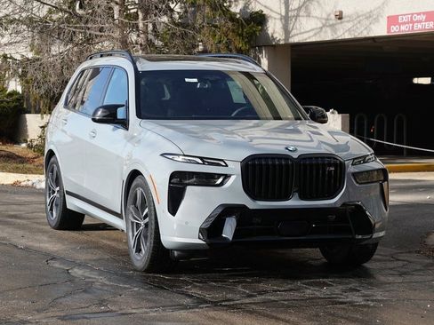 Used 2026 BMW X7 M60i image 1
