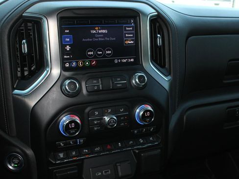 Used 2021 GMC Sierra 2500 Denali w/ Denali Black Diamond Edition AWD/4WD image 27