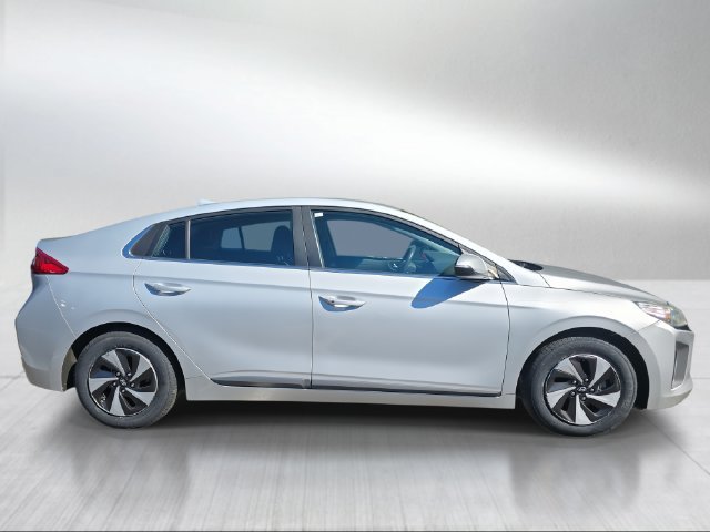 Used 2017 Hyundai Ioniq SEL FWD image 2